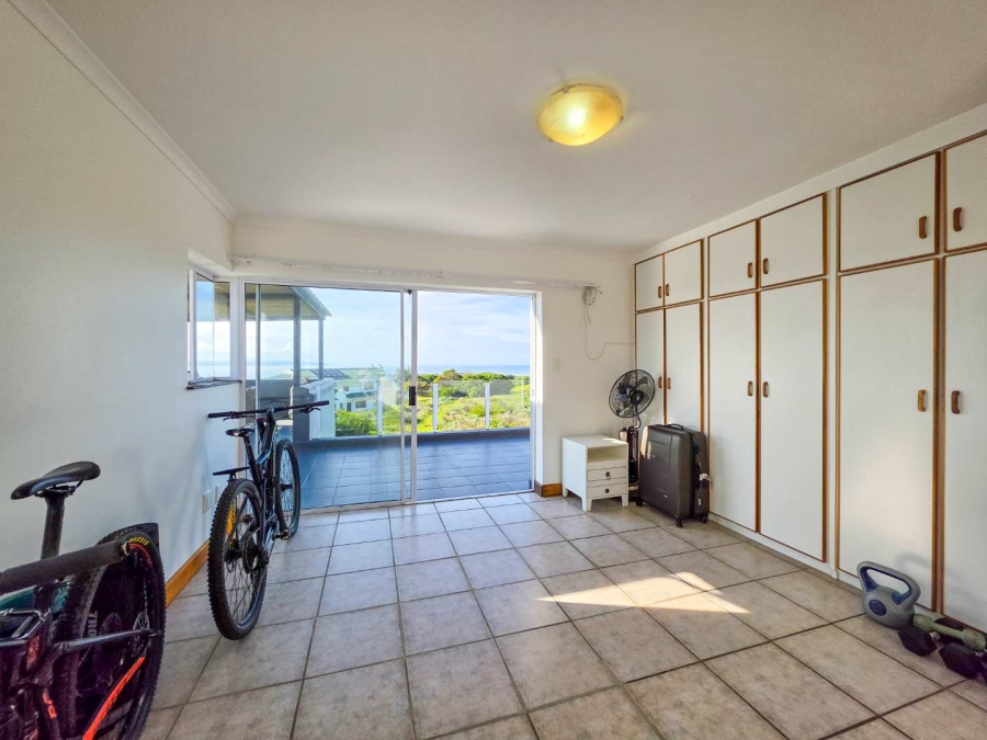 4 Bedroom Property for Sale in Stilbaai Wes Western Cape